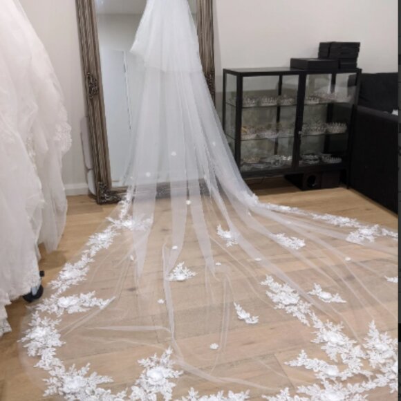 Drop Veil Floral Embroidered Cathedral Wide Wedding Veil White With Blusher - Picture 4 of 5